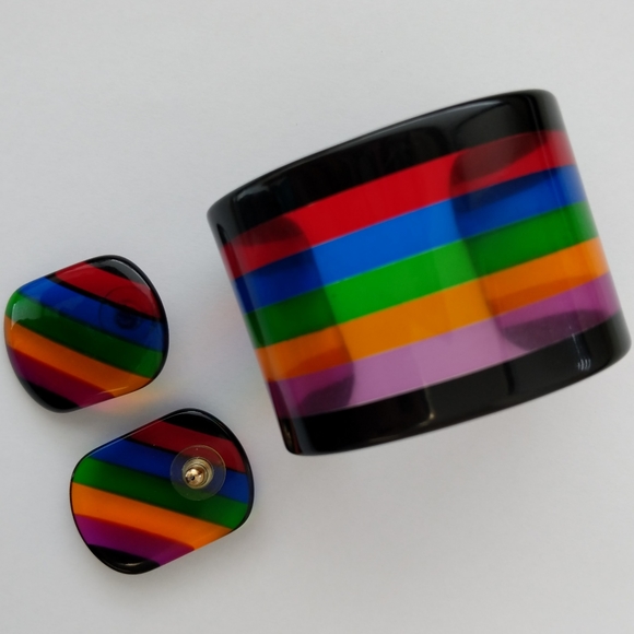 80's Vintage Transparent Rainbow Cuff & Earring set - Picture 6 of 16